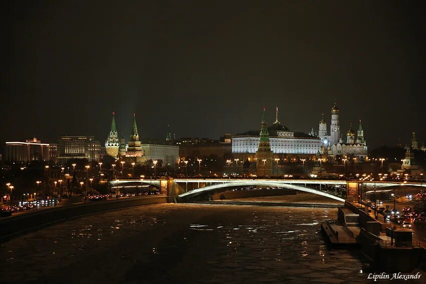 Кремлевская набережная москва. Кремлевская набережная фото. Кремлевская набережная зимой москва. Кремлевская набережная москва. Крем лев ска я набережная.