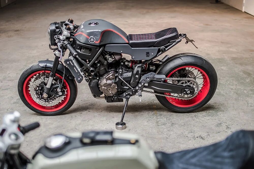 Мотоцикл xsr racer. Yamaha xsr700 cafe racer. yamaha xsr700. yamaha xsr700 scrambler. yamaha coffee racer.