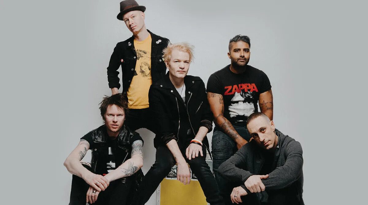Sum отзывы. Sum 41. sum 41 2025. группа sum 41. sum 41 панк-группа.