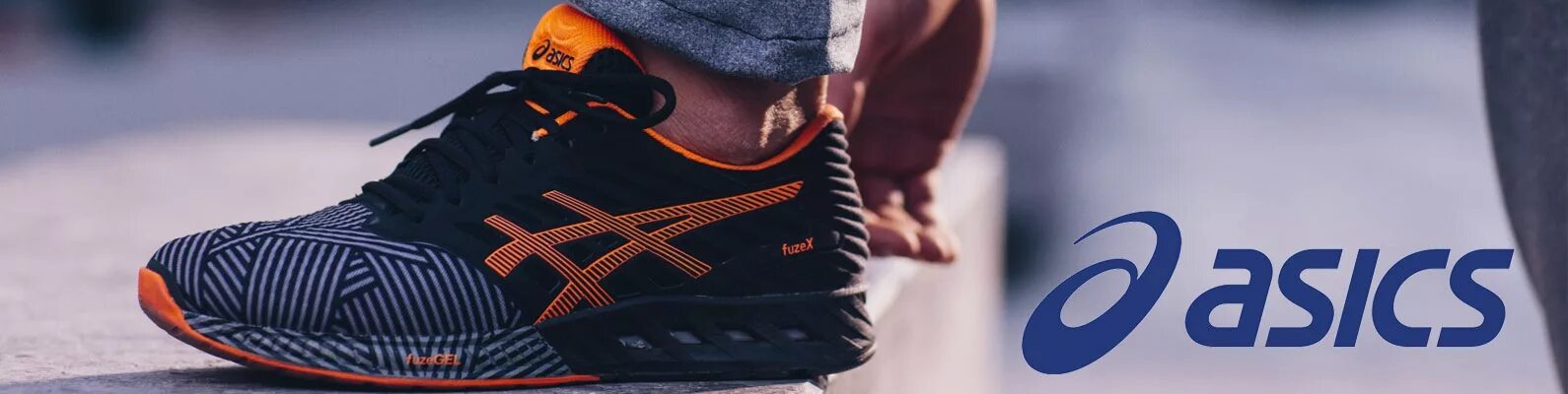 ASICS спортивные 2024. Кроссовки фирмы асикс чей бренд. ASICS кроссовки logo. ASICS баннер.