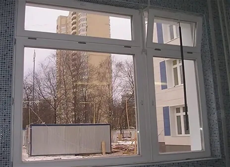 Окна с горизонтальным импостом. Матовое стекло на лоджии. Окна пик. Самодельные глухие окна. Пластиковое окно глухое с форточкой.