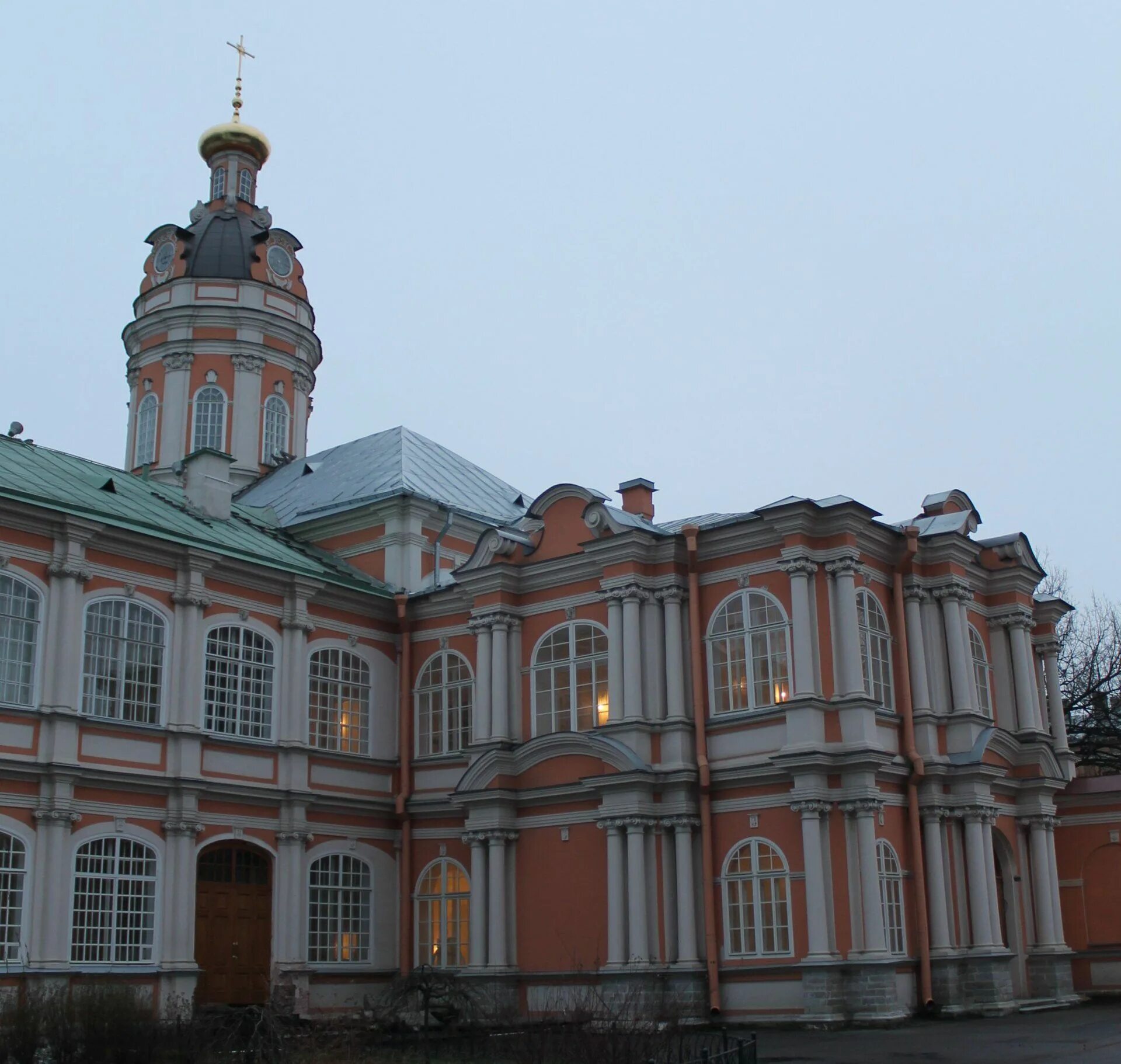 Благоверный князь феодор ярославич новгородский. Львовка церковь александро-невской. История александро-невской лавры в санкт-петербурге. Набережная реки монастырки 1. Бирюзовый зал александро невской.