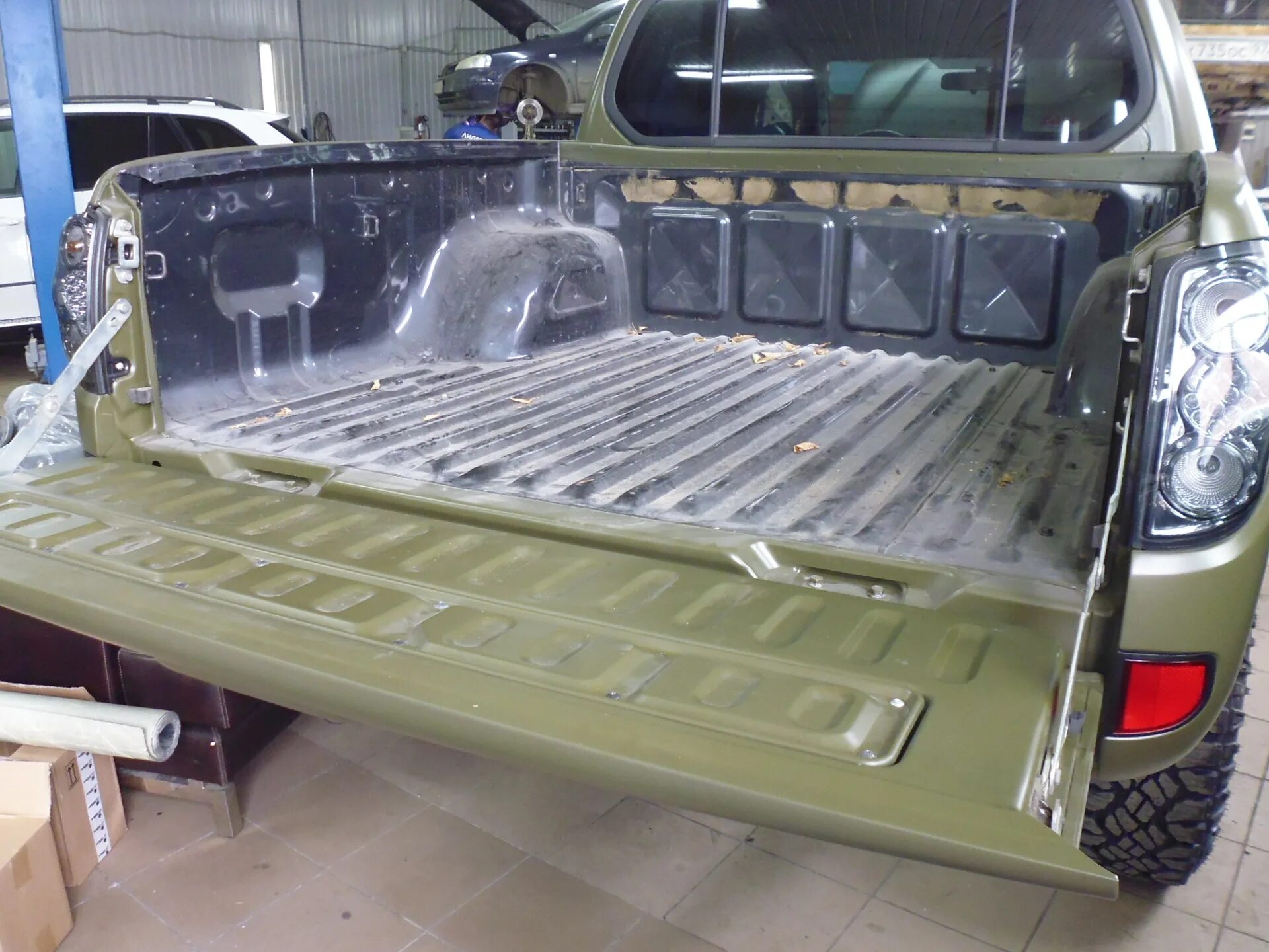 Крышка кузова митсубиси л200. Mitsubishi l200 борт задний. L200 кузов. Mitsubishi l200, кузов - пикап. Mitsubishi l200 грузовой бортовой.