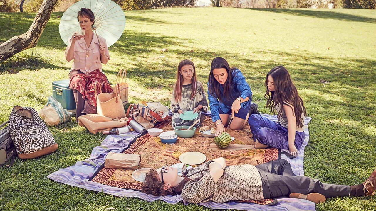 Better things 3. Better things tv show. все к лучшему памела адлон. все к лучшему сериал. halie better things.