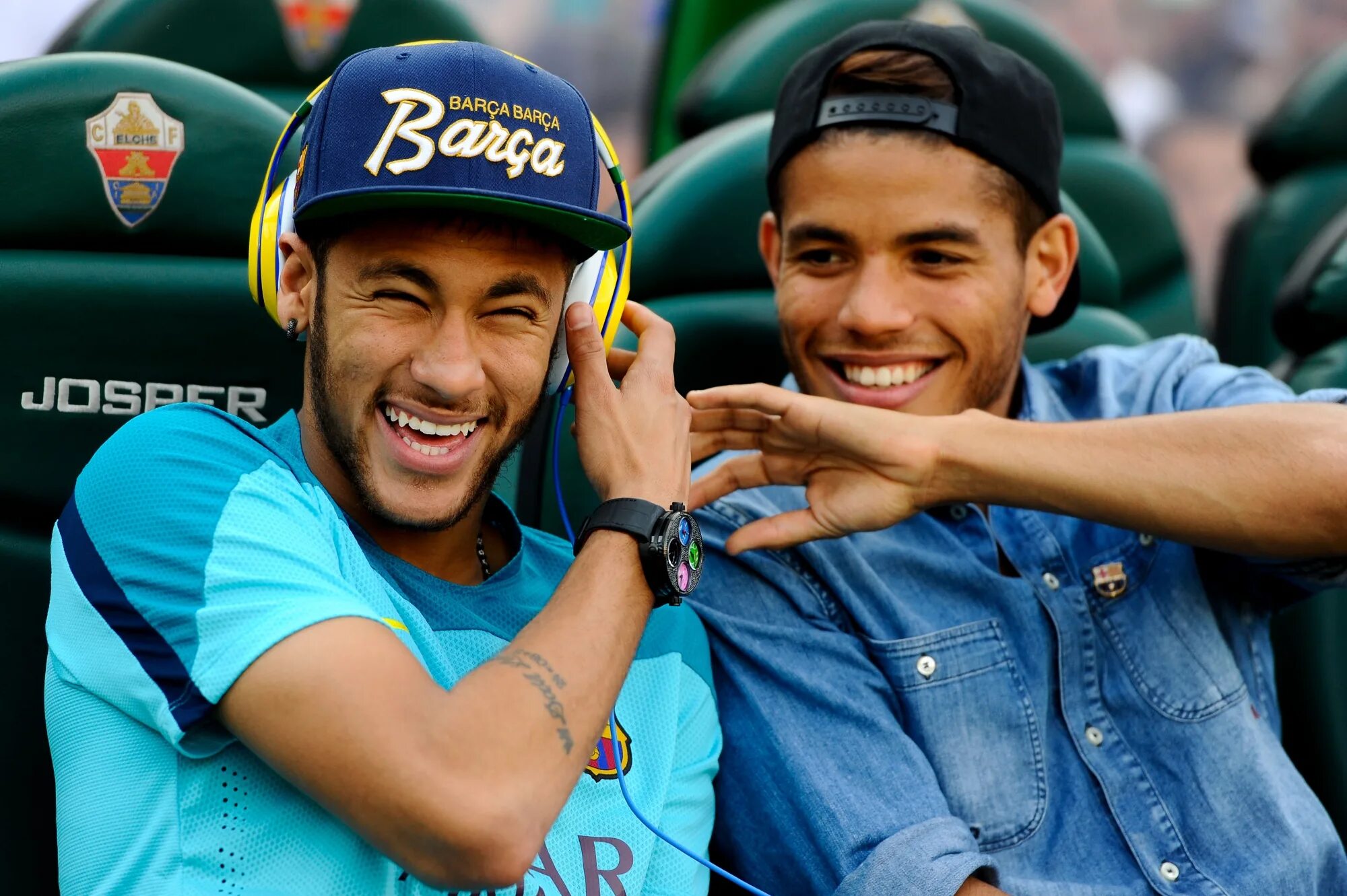 Неймар закончил карьеру или нет. Neymar joke. неймар джуниор красивое фото делает сердце.
