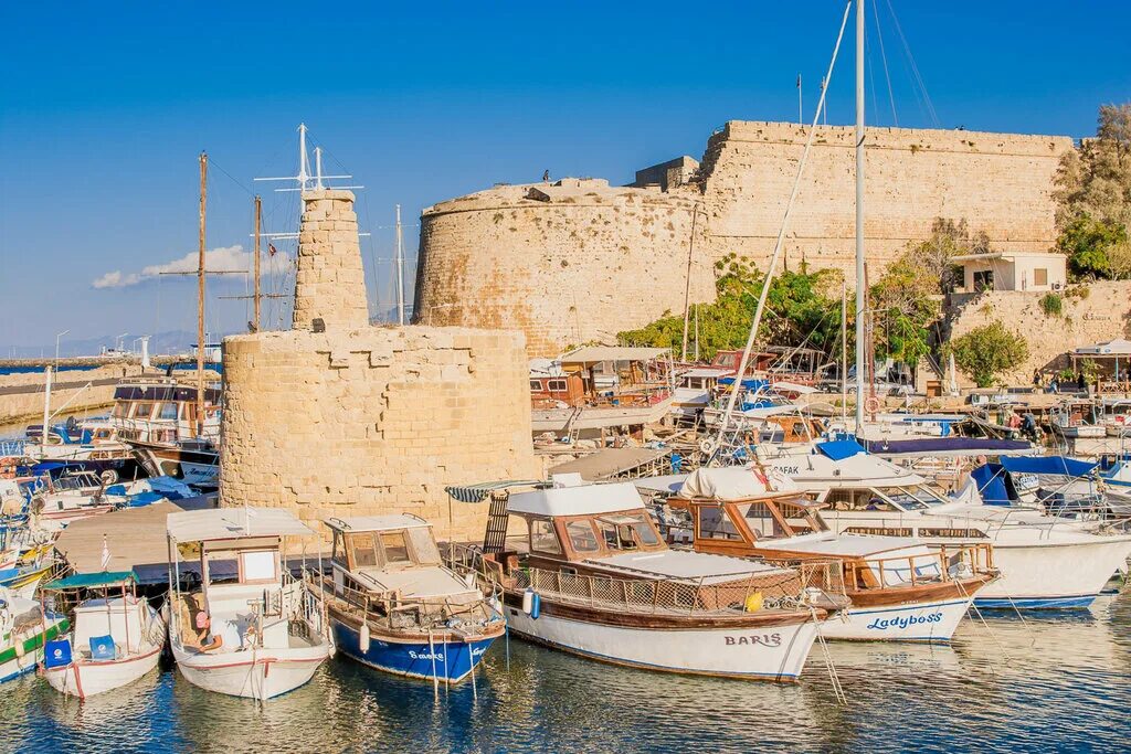 турецкая республика северного кипра. Girne северный кипр. фамагуста город-призрак. город призрак вароша кипр. церковь святого георгия латинян.