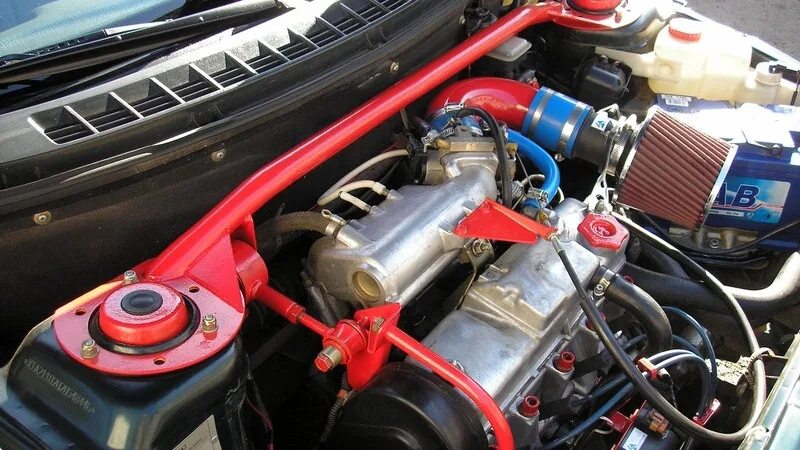 Усиленный мотор. ВАЗ 2110 тюнингованный двигатель. ВАЗ 2110 тюнинг двигателя. ВАЗ 2110 С сильным двигателем. Доработка двигателя ВАЗ 2110 8 клапанов.