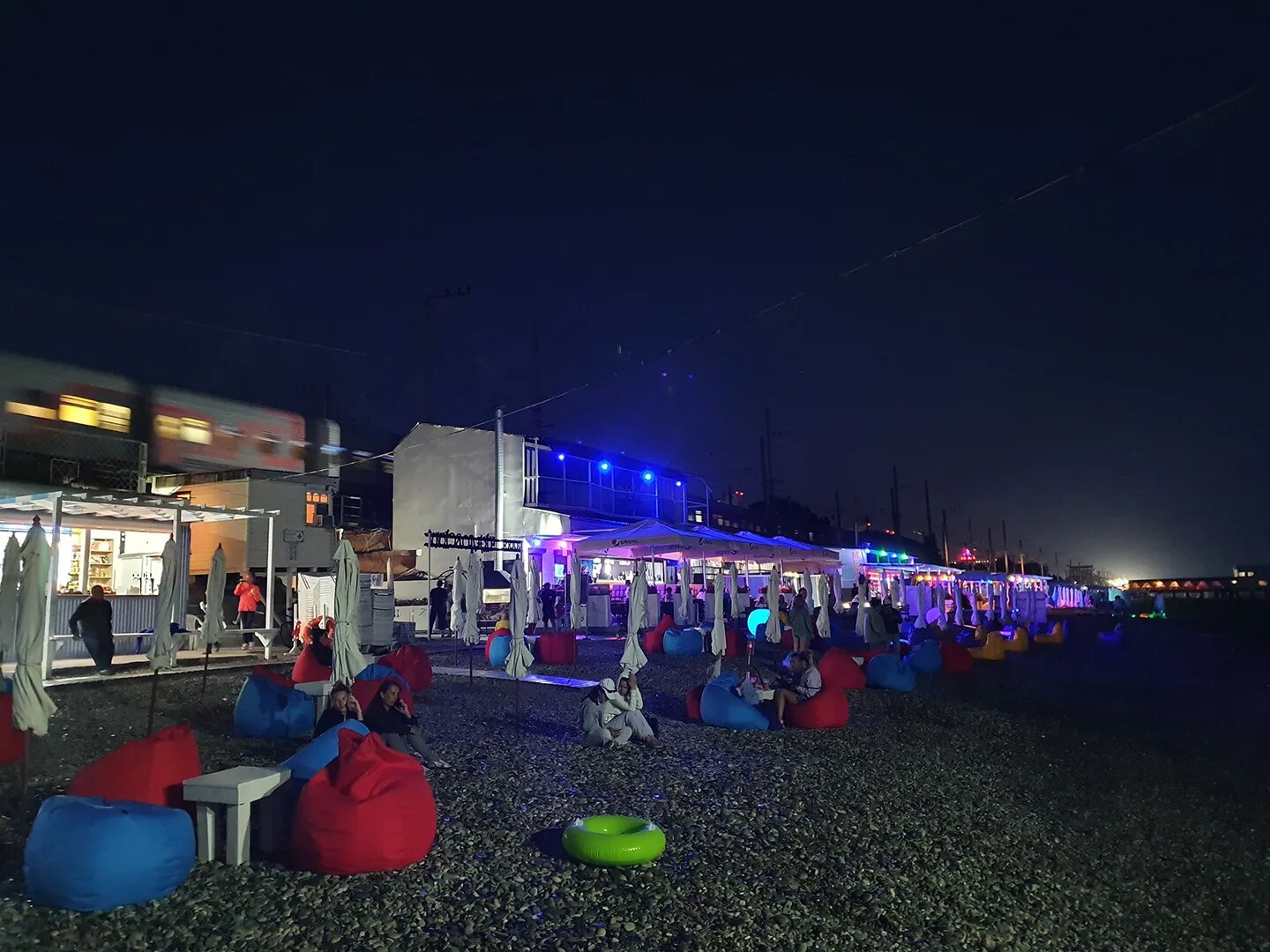 Пляж Чкаловский в Адлере. Адлер Курортный городок пляж Чкаловский. Пляж Чкаловский Сочи. Адлер Чкалова пляж. Чкаловский сочи