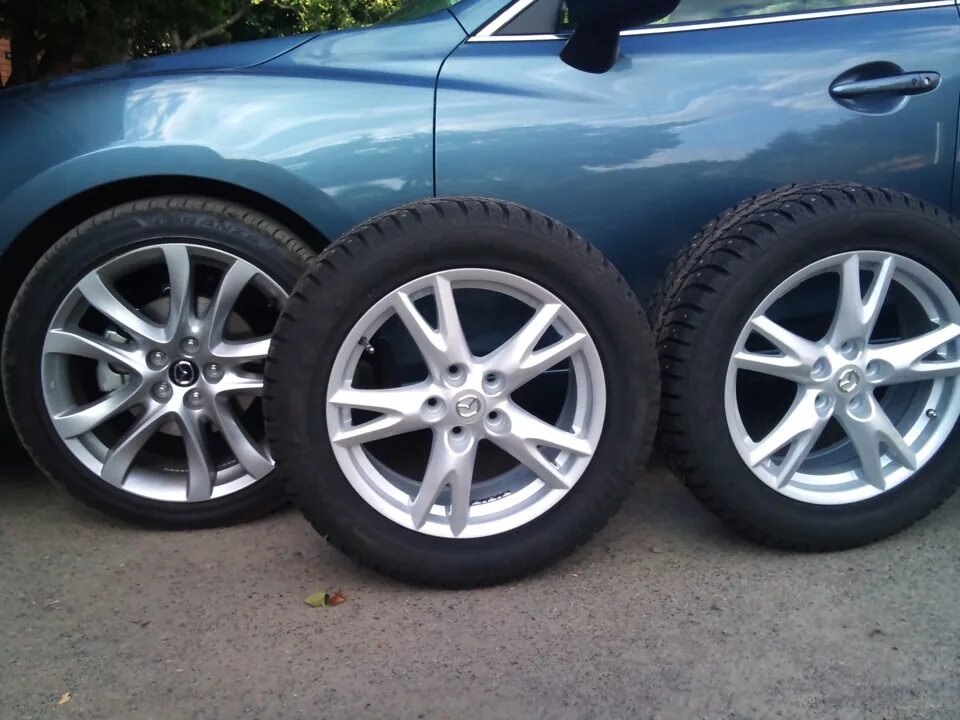 Какую резину р15 купить. 225/55 R17 Mazda. 225/55 R17. Колеса 215 55 17 Mazda 6. Mazda 6 GH 225 55 17.