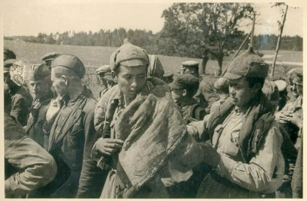 Ркка 1942. Фольксштурм. Пленные ветераны. Пленные ветераны. Берлин 1945.