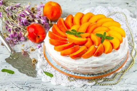 Торт сметанный с персиками