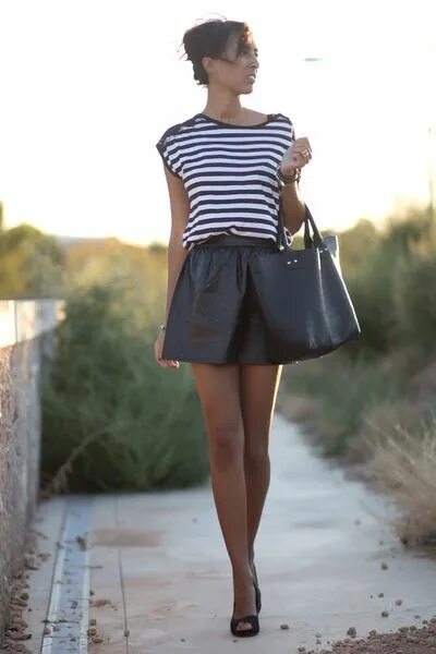Jessica ricks в мини. Victoria stephanie. Эшли мадекве. Девушка в блузке и юбке. This blouse goes well the skirt.