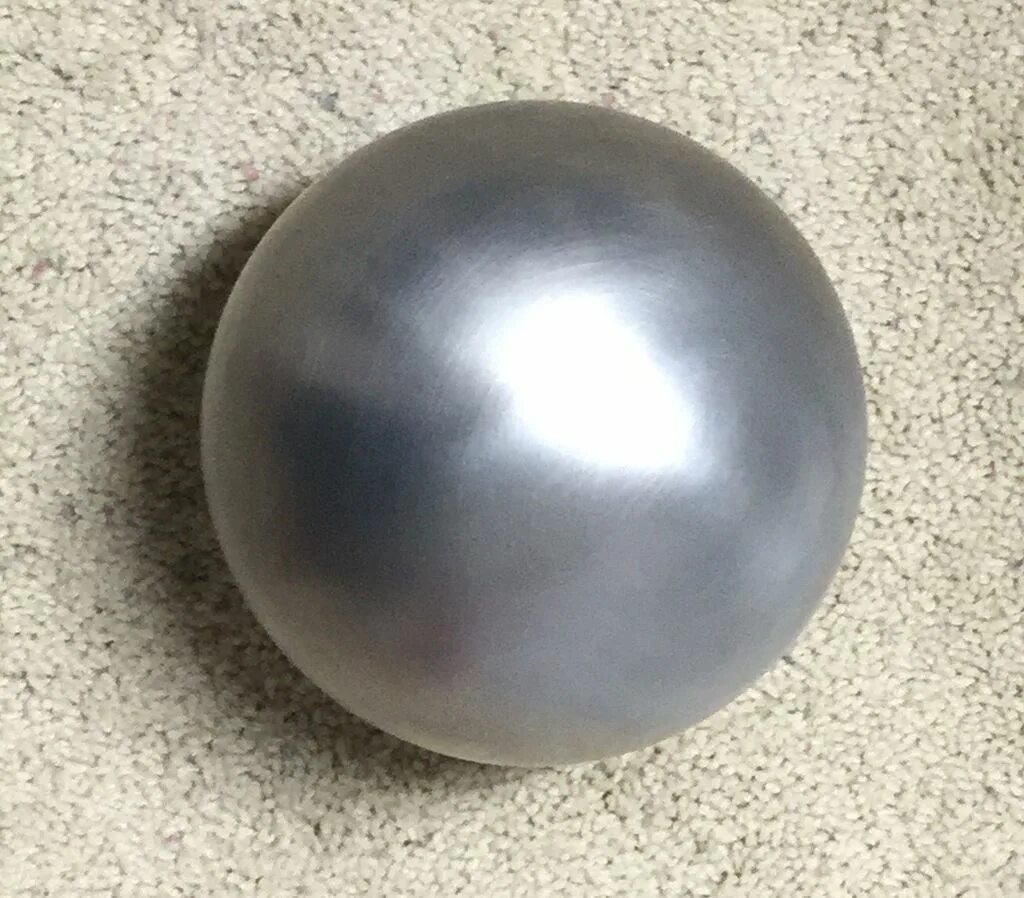 Алюминиевые шары. Алюминий шар. Шарики из алюминия. Тяжелый металлический шар.