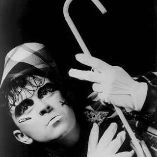 Стивен Джон Харрингтон - валлийский исполнитель популярной музыки, прежде в...