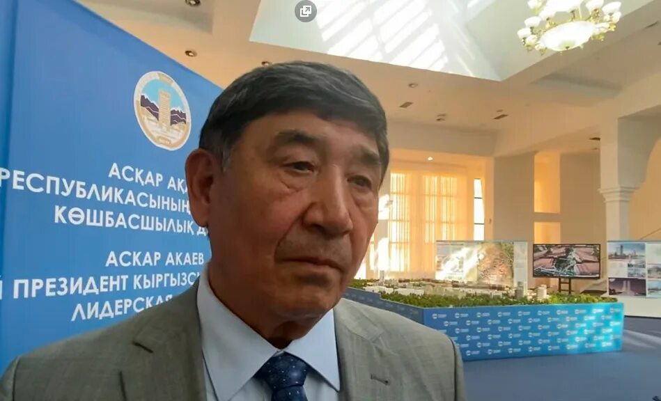 Генерал кнб казахстана жомарт мажренов. Амангелді шабдарбаев. Кекельбаев целовал руку назарбаеву. Шабдарбаев. Канат бекмурзаевич саудабаев.