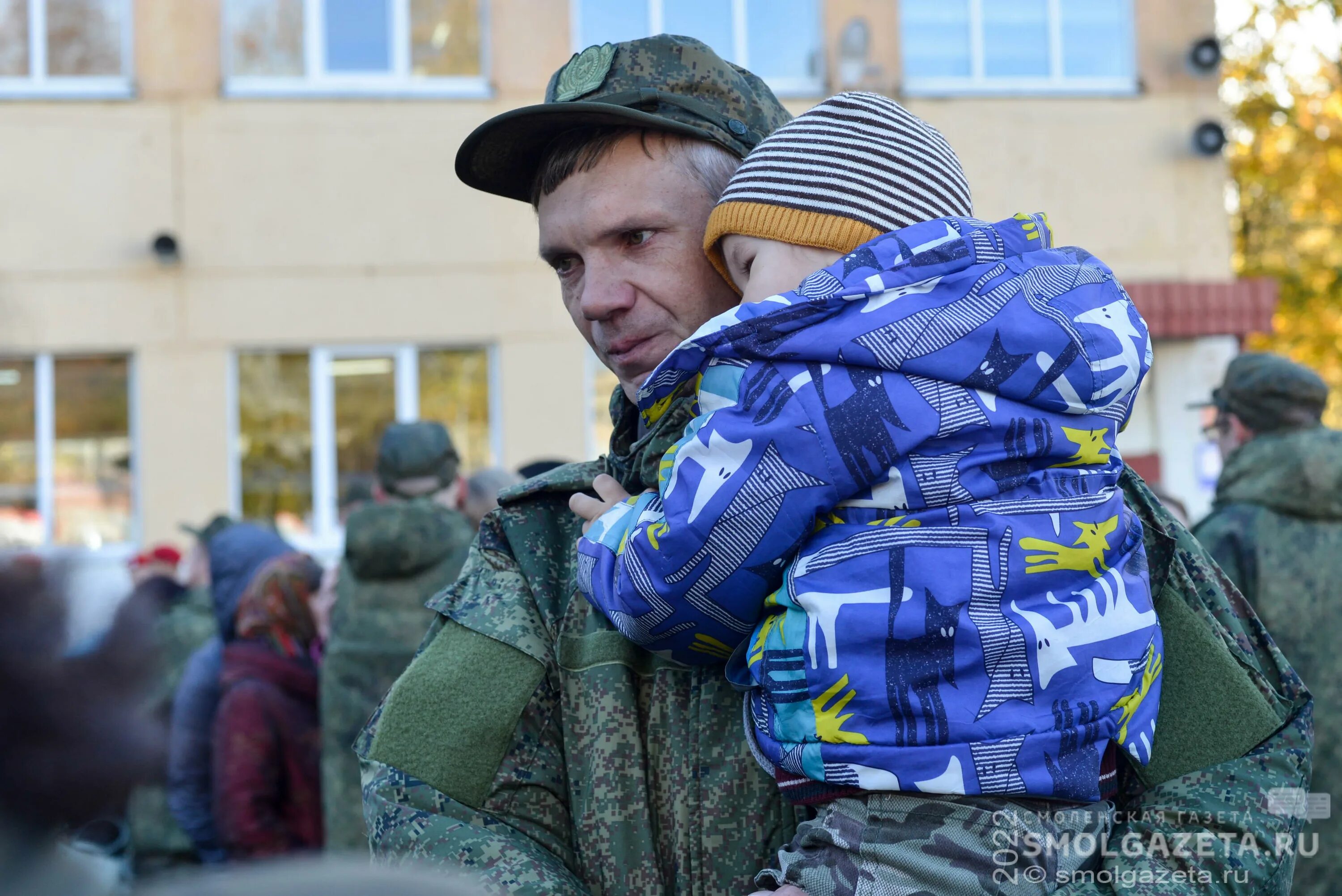 Мобилизация обнимаются. Мобилизованные Смоленск. Ситуация в зоне сво сегодня последние новости