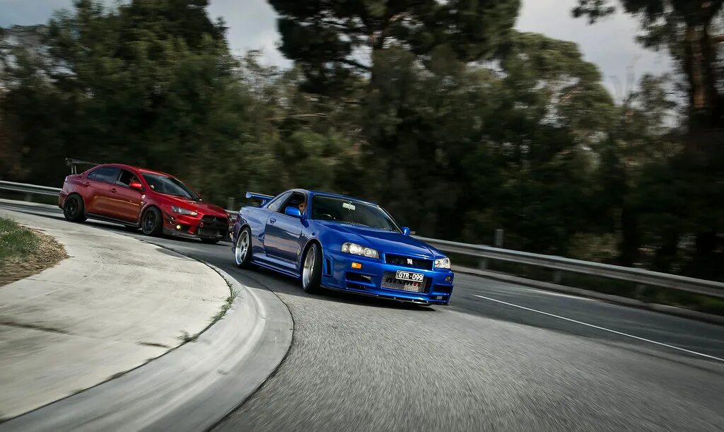 Гтр 34. Nissan skyline gtr r34 форсаж 4. Nissan skyline r34 дрифт. Гонки скайлайна. Игра скайлайн 2.