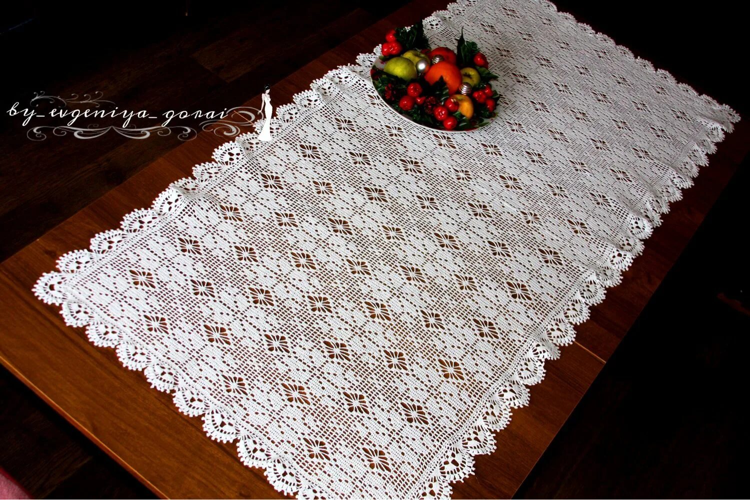Прямоугольная салфетка крючком. Скатерть крючком от надежды борисовой. Скатерть крючком. Скатерть надежды борисовой. Скатерть из филейных квадратов.