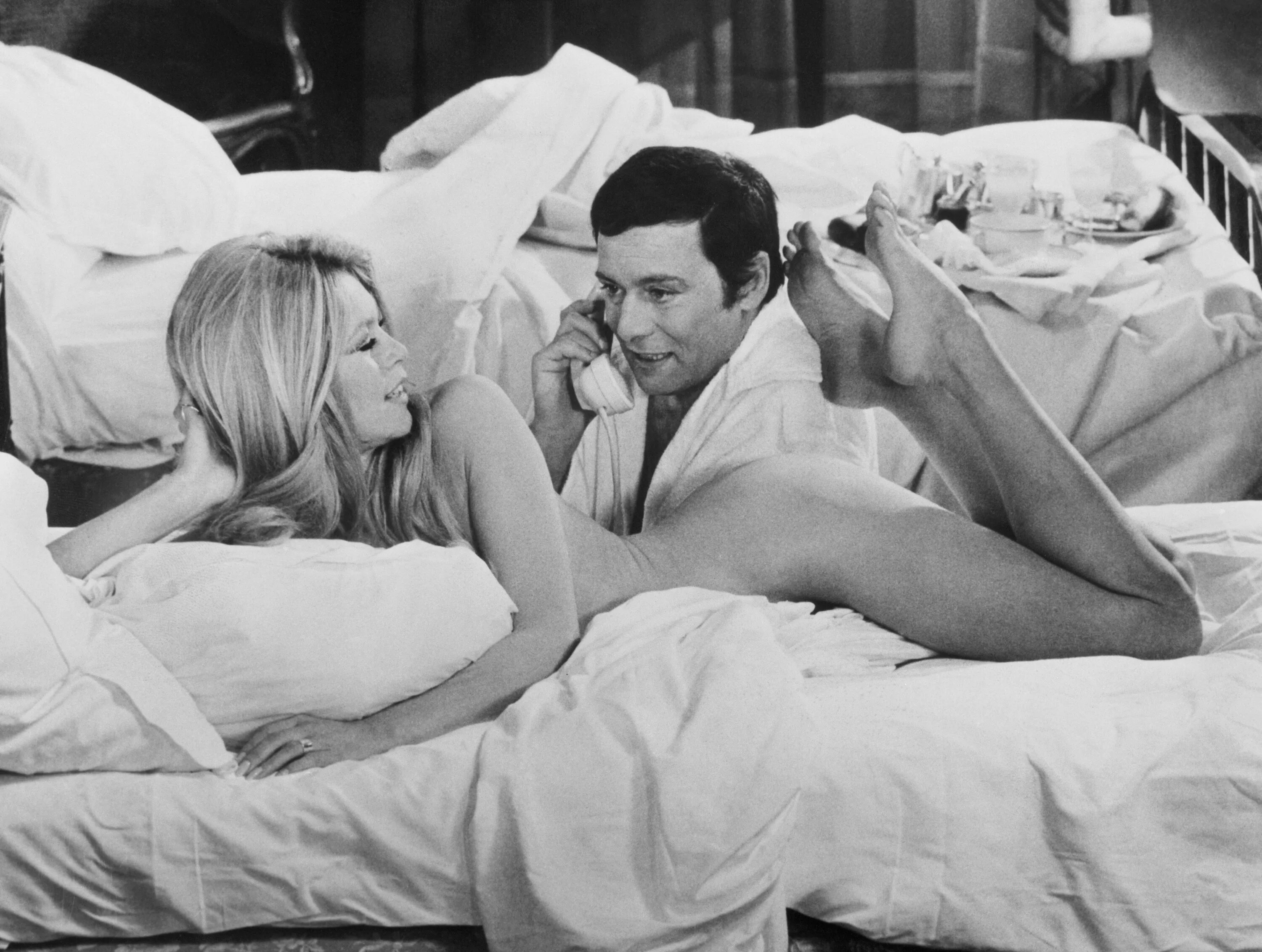 Любимая фильм 1971. Приезд любимая девушка и работа. The brazen women of balzac (1972). Женщины фильм 1969 бриджит бардо. The brazen women of balzac (1972).