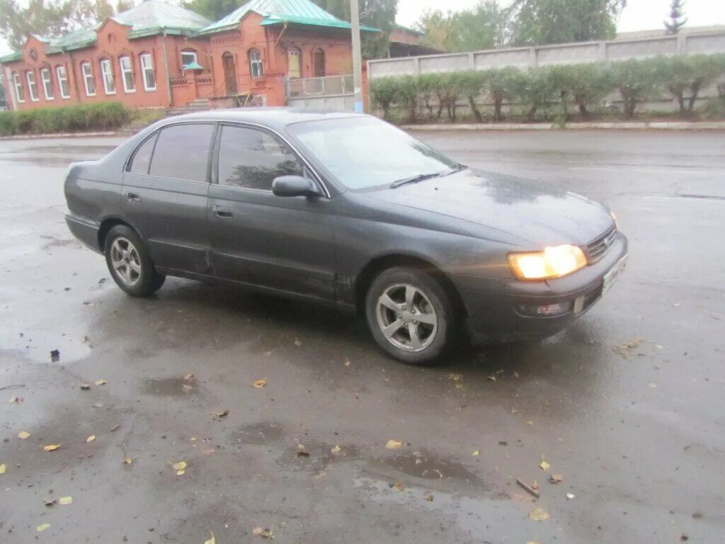 Тойота корона 93 года. Toyota Corona 1993 год. Тойота корона 1993 года. Темно серая Toyota Corona 190. Тойота корона бочка 93 года.