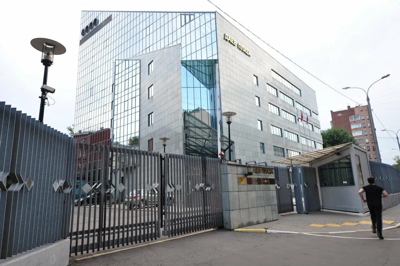 фото людей в помещении. завод флакон пространство куб. москва лицо помещение физический. москва лицо помещение физический. залы для тренингов.