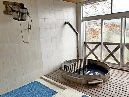 Ofuro maker no showroom ga sharehouse de