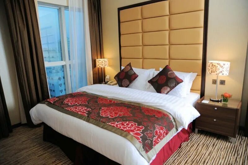 Аль хамра 4. Al Hamra Hotel 4*. Al Hamra Hotel Шарджа ОАЭ. Отель al Hamra Шарджа Hotel 4. Шарджа отели номера.