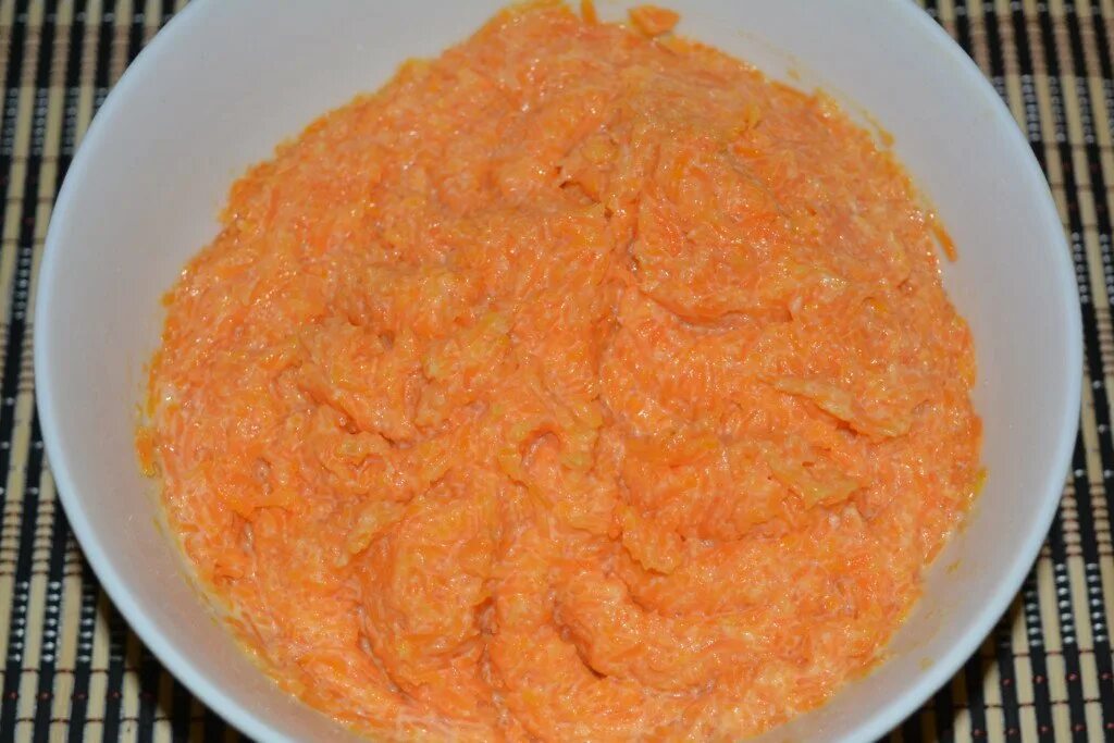 Фарш обжаренный с овощами. Морковная запеканка на сковороде. Морковь с фаршем на сковороде. Рис с фаршем и томатной пастой. Фарш морковный.