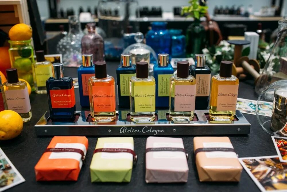 неглинная молекула магазин. парфюмерные магазины в москве. Molecule неглинная. молекула магазин. молекула на неглинной.