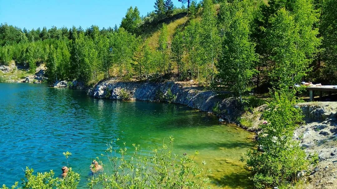 Искитим озеро. Озеро абрашино новосибирская. абрашино мраморное озеро. мраморное озеро в абрашино новосибирская область. мраморное озеро ордынка.