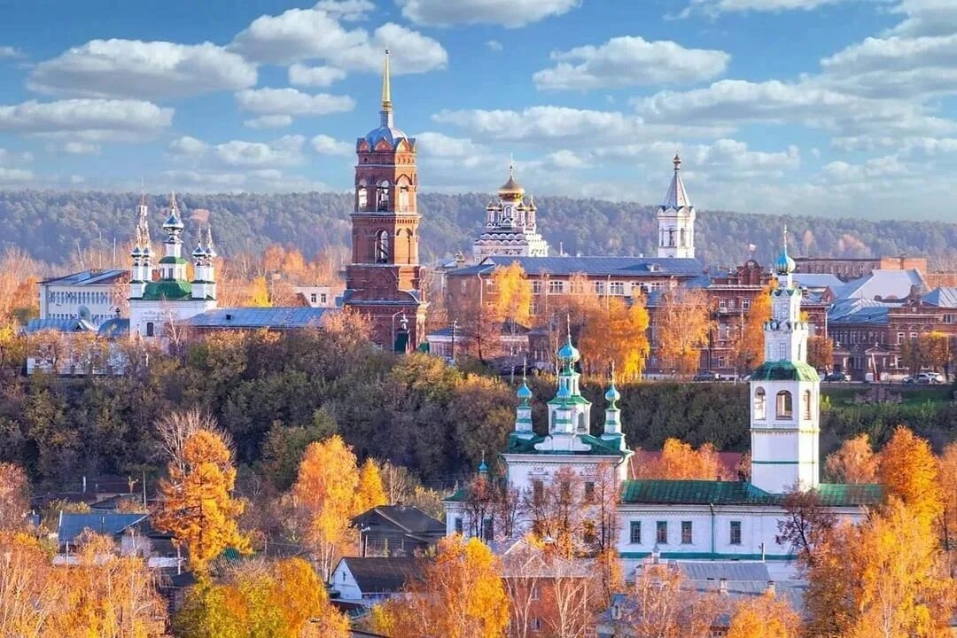 Сколько времени до кунгур. Кунгур пермский край. кунгур исторический центр. кунгур купеческий. храм кунгур осень.