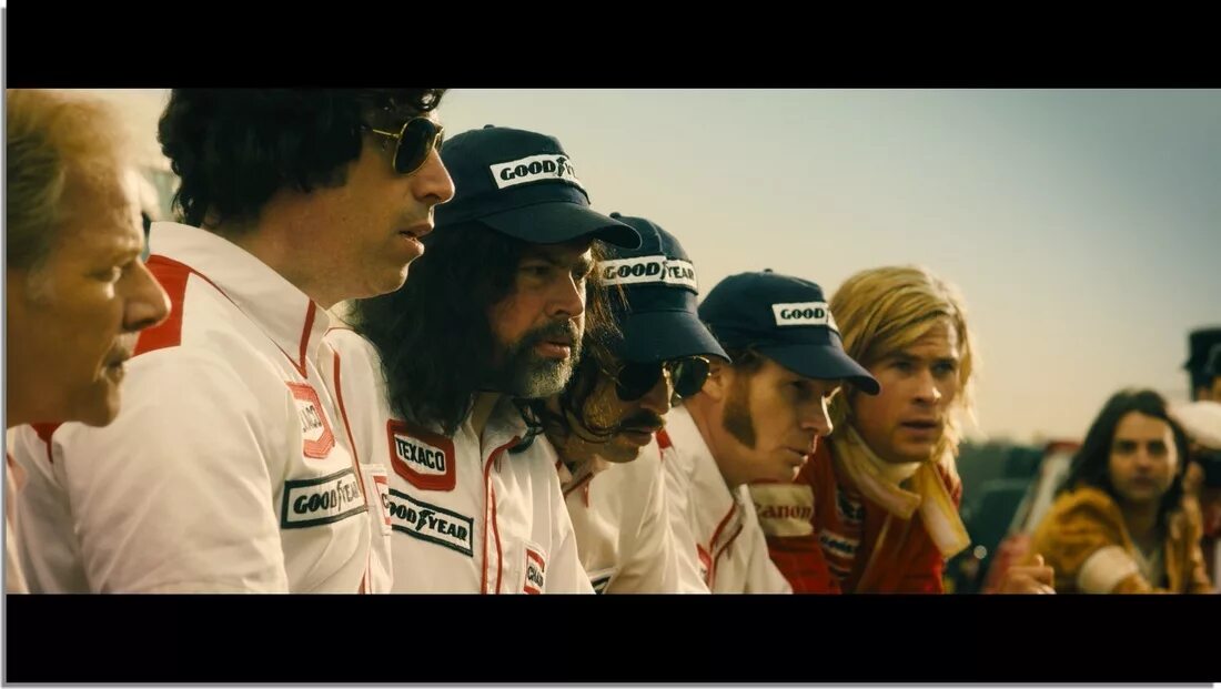 Rush гонка. Гонка rush 2013 no 3. Даниэль брюль ники лауда. Гонка rush 2013 no 3. Даниэль брюль гонка.