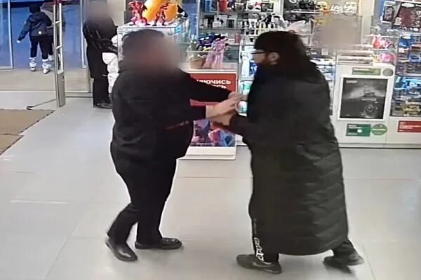 Камера сотрудник. Вооруженное ограбление. Грабят магазин. Сотрудники полиции налетчики и грабители - картинки и карикатура.