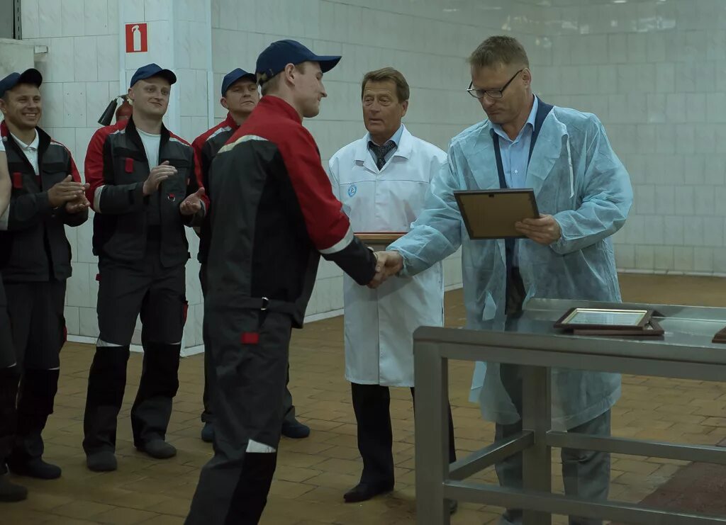 Благовещенск отзывы сотрудников. Павел романенко сибур полиэф. Риэлторы агентства этажи новосибирск. Лисичкин алексей сибур. Амурский газоперерабатывающий завод нипигаз.