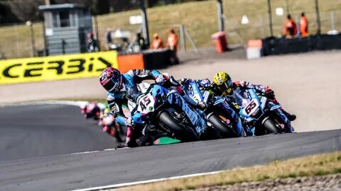 GALLERY Donington RACE 1 crash lap1 - Bautista Sam Lowes Montella 