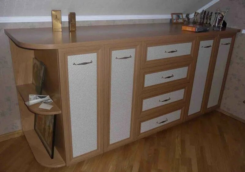 название мебельного магазина. витрина-прилавок. стойка ресепшн "фьюжн" 1100*1600 мм с прилавком 1500*250мм. в магазине сделай сам мебель продается. в магазине сделай сам мебель продается.