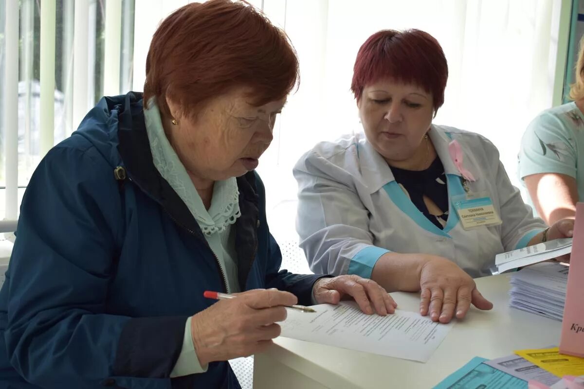 Омутнинская црб вотинов. Омутнинск работа центр занятости. Омутнинск стройка. Духовно-просветительский центр омутнинск. Рабочая+газета+омутнинск.