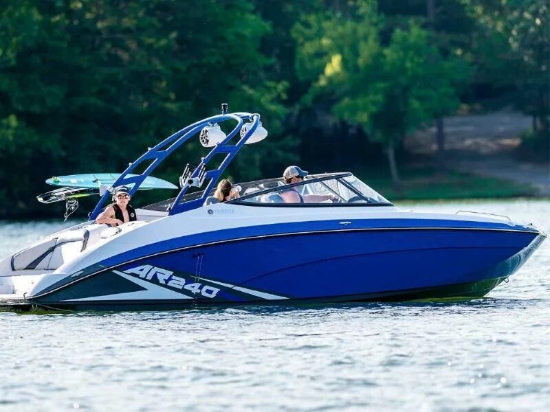 Катер sea ray 240 sun sport. Катер yamaha ar240. Слайдер 180 катер. Chaparral 330 signature 2007. Катер ямаха 255.