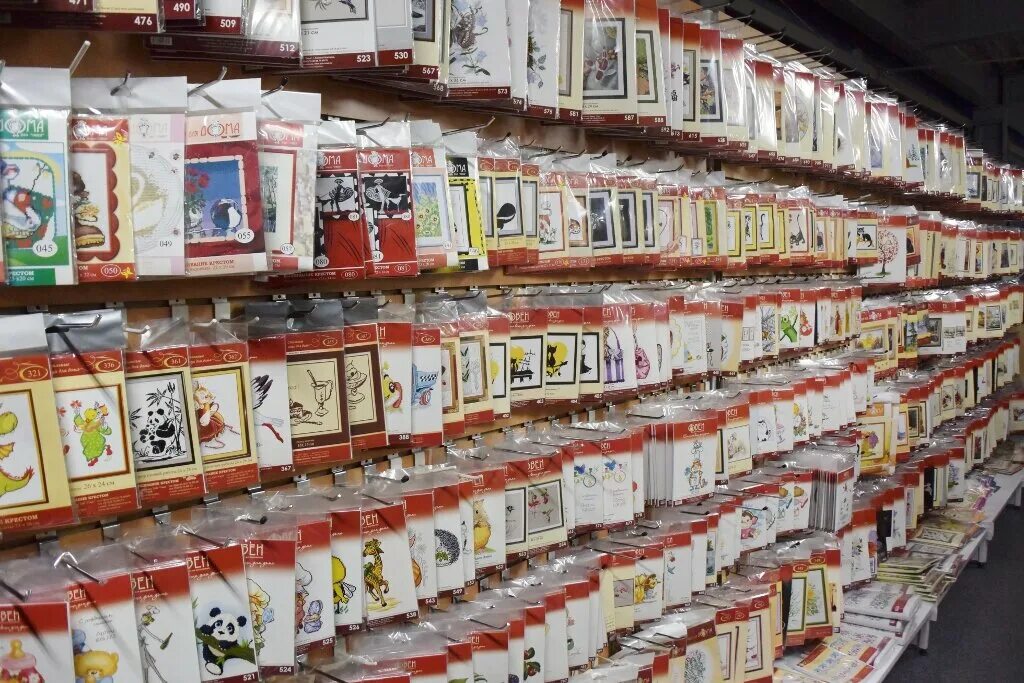 Ясная 4 екатеринбург медицинский центр. Улица аппаратная екатеринбург. Станция аппаратная екатеринбург. Родонитовая 3/1 аптека эконом. «екатеринбургский медицинский центр» (емц) на белореченской.