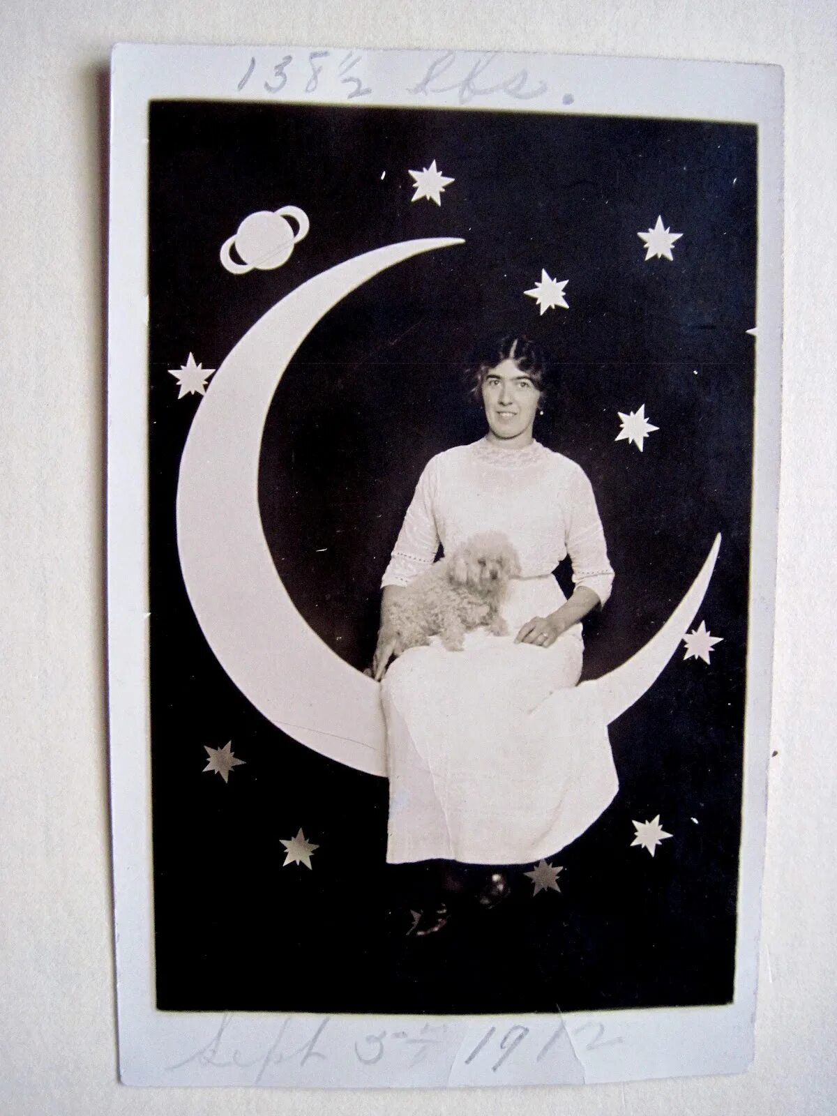 Бумажная луна. Луна бумага пластика. луна из бумаги пластики. the paper moon.