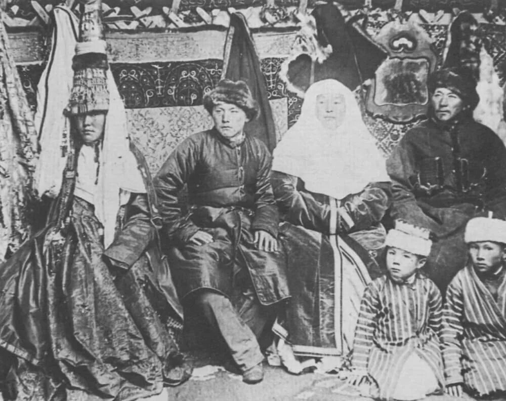 Казахстан 1900. Киргиз Каракалпаки 19 век. Кыргызская год в 1900. Киргизы 1900 год. Казахская невеста 19 век.