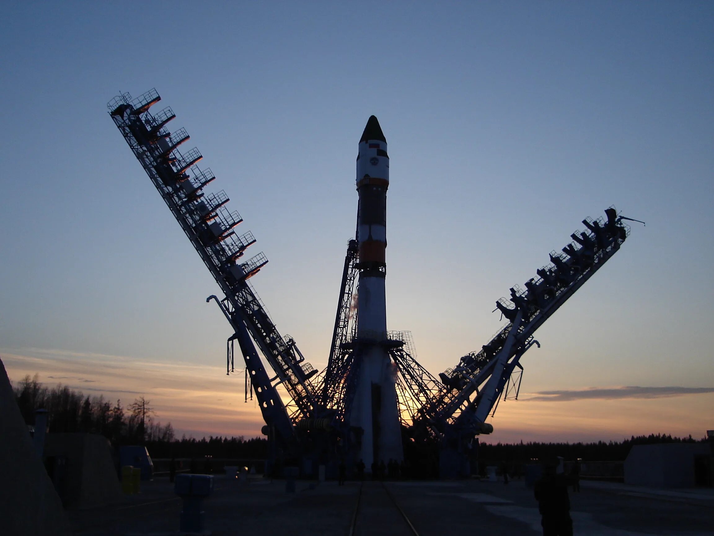 Дом космических войск. В/ч 14003 космодром плесецк. День вкс байконур. Космодром мирный архангельская область. Дом космических войск.