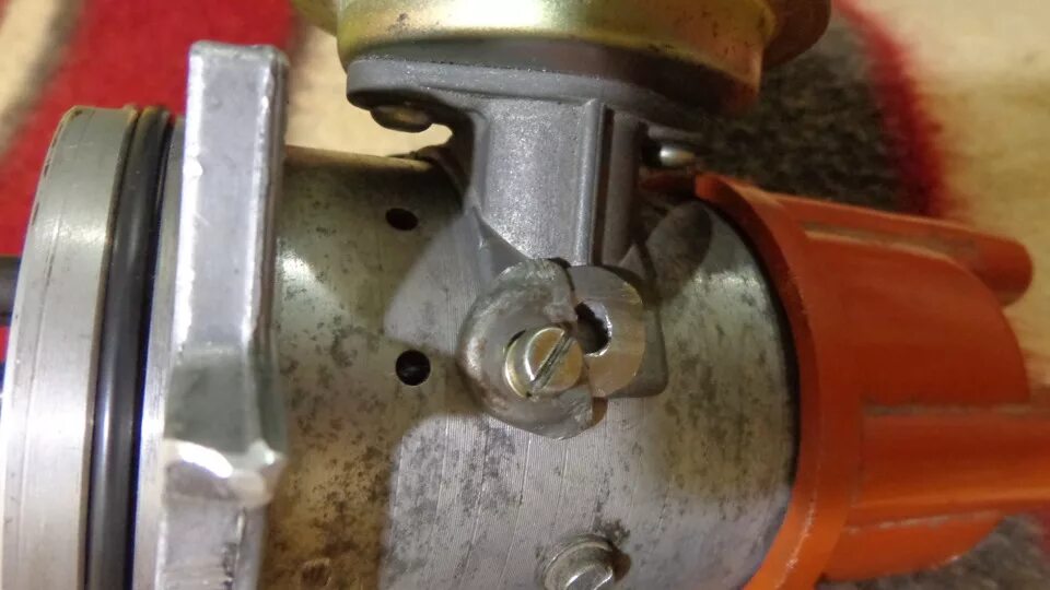 Вакуумный регулятор опережения зажигания opel corsa-c. Регулируют угол опережения зажигания. Корректор опережения зажигания. 8. Корректор опережения зажигания.