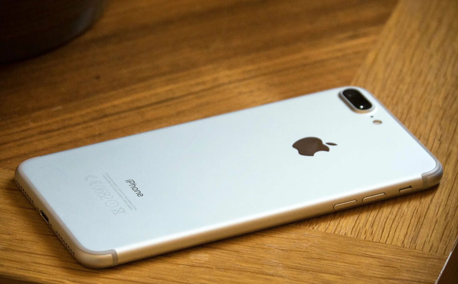 Apple iphone 7 цена. Iphone 7 Plus. Iphone 7 Plus белый. Iphone 7 Plus Silver. Iphone 7 и 7 Plus.