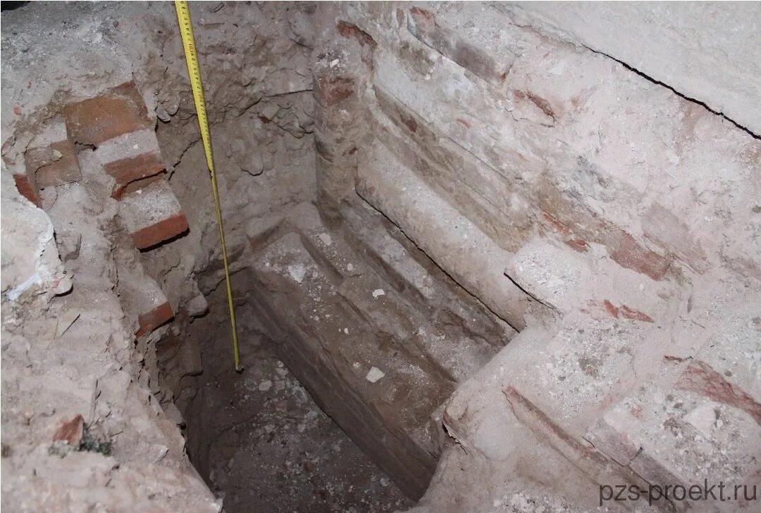 Шурфы для обследования фундамента. Обследование оснований и фундаментов. Обследование технического состояния фундаментов. Обследования состояния грунтов оснований зданий и сооружений. Проходка шурфов для обследования фундаментов.