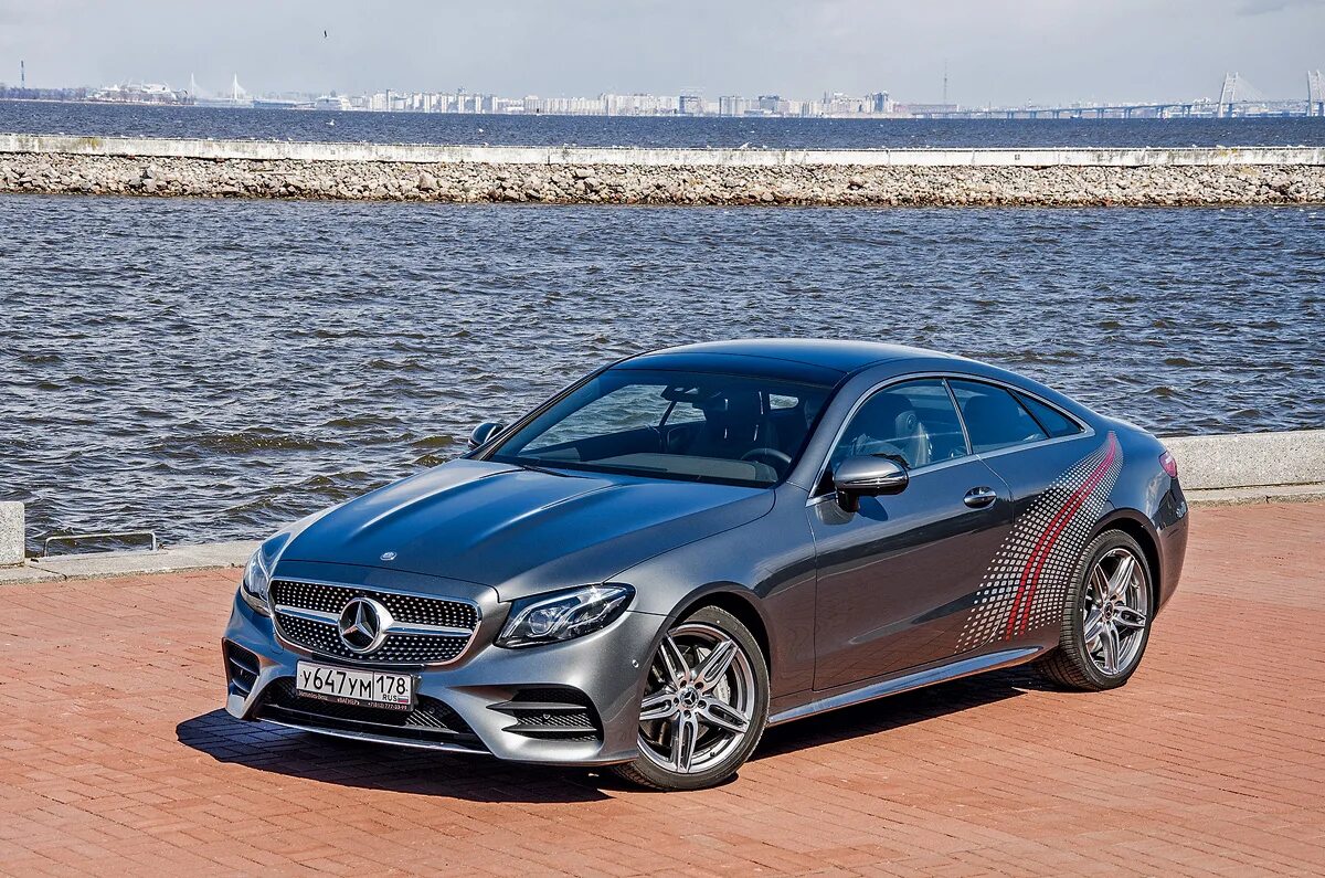 Купить новый е класс. Mercedes e class Coupe. Мерседес е купе 2018. Mercedes Benz e class Coupe. Мерседес Бенц е класс купе.