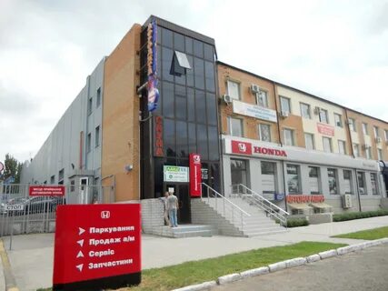 Космонавтов 71