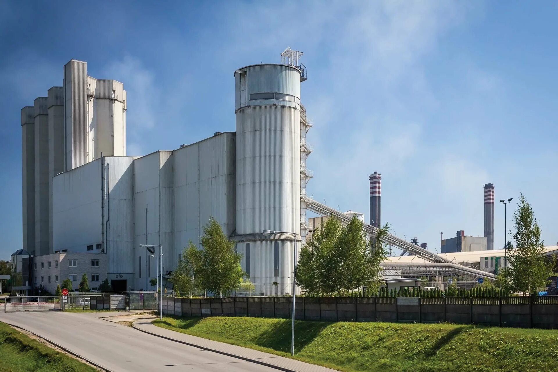 Завод сток. Сенгилеевский цементный завод. Навес цементного завода. Cement Factory.