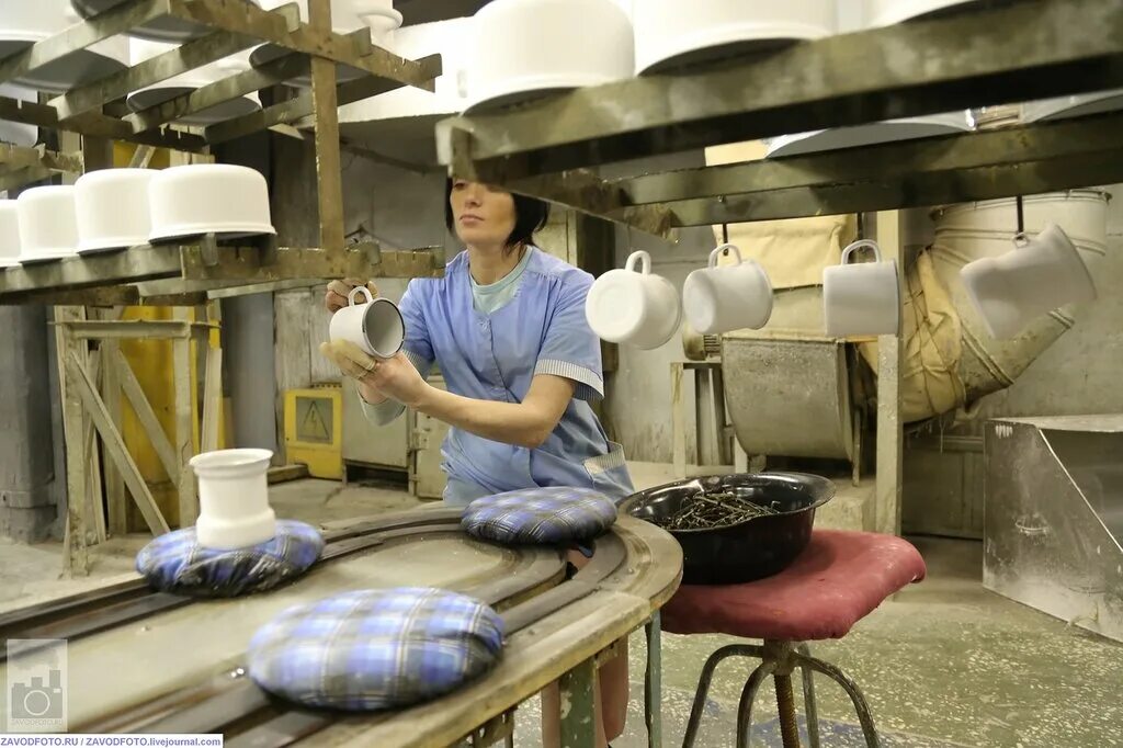 фабрика по изготовлению посуды. производство фарфора. посуда для пищеблока. заводы фарфоровой посуды. станок для производства одноразовых стаканов.