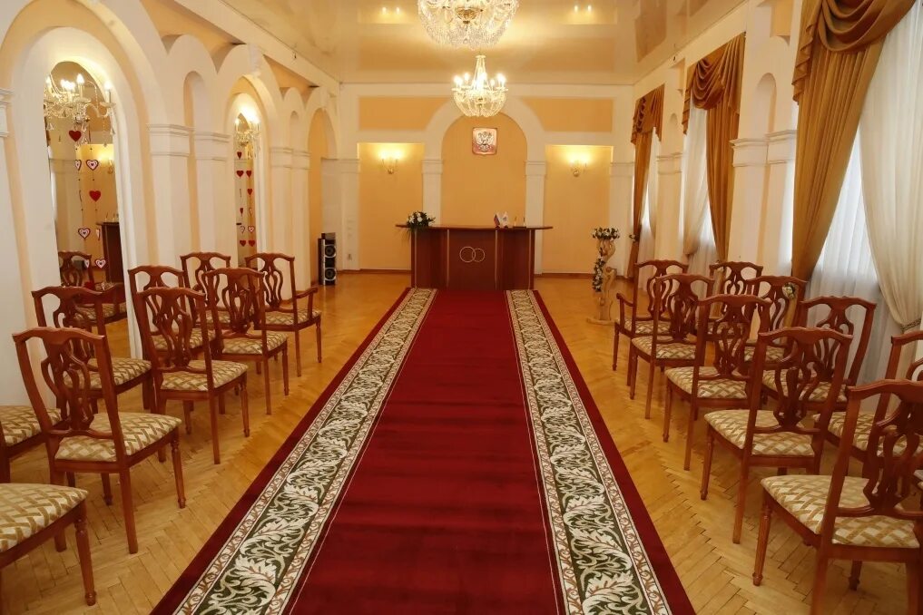 Загс великий новгород режим. Загс боровичи. загс боровичи новгородской области. кремлевская дорожка. загс на кремлевской в казани.